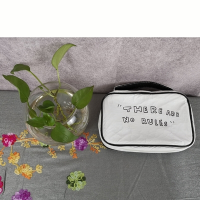 Elegantes weißes Blumenmuster Großkapazität Waschbare Reisetasche mit Reißverschluss