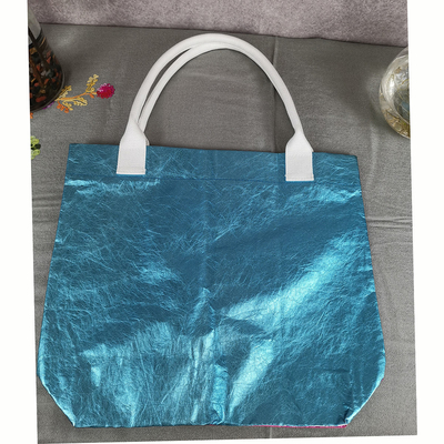 Handtasche für Profis in Blau und Rot
