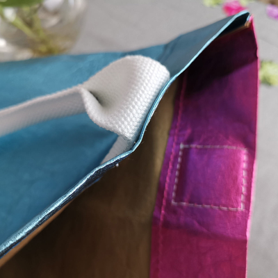 Handtasche für Profis in Blau und Rot