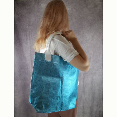 Handtasche für Profis in Blau und Rot