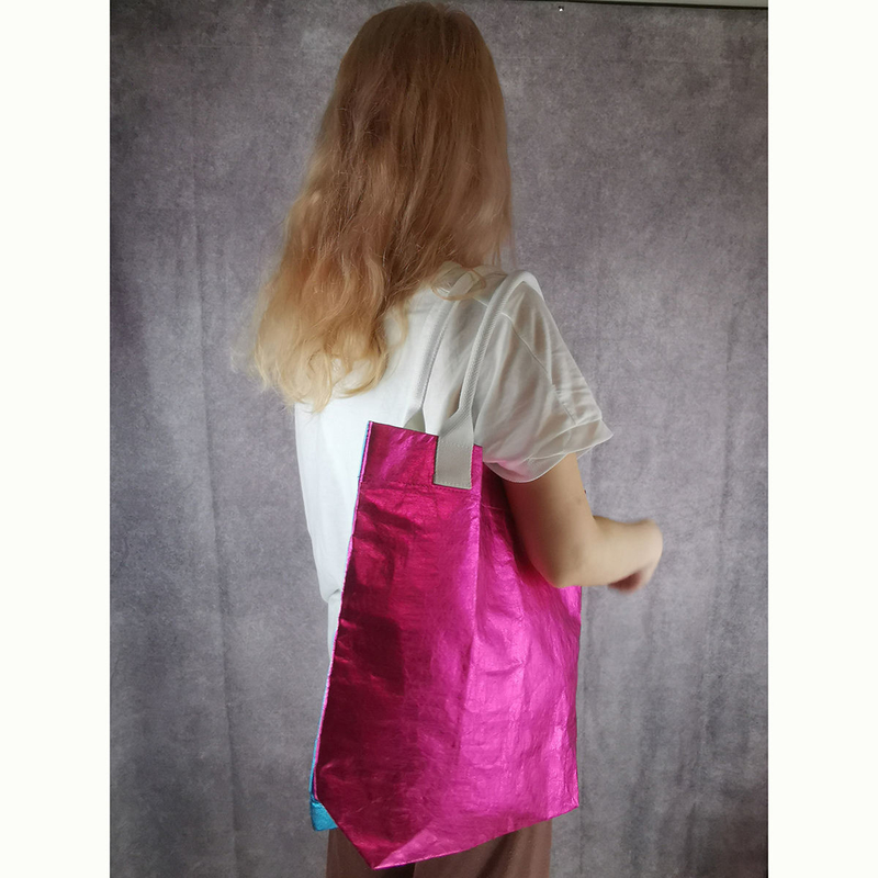Handtasche für Profis in Blau und Rot